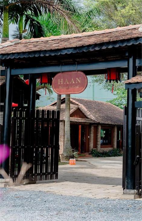 Cổng chính tại Haan Boutique Resort